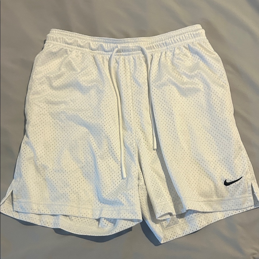 Nike Men's White Mesh Athletic Shorts Men's Small